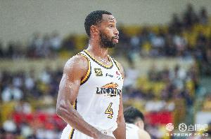 没投丢！首节威尔斯3中3拿7分 弗格2中2也有7分入账