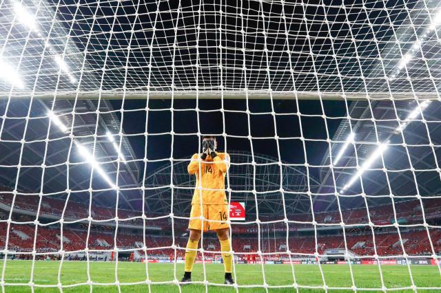 开云中国-国足生死战王大雷神扑续命赛后流泪：做我能做到的