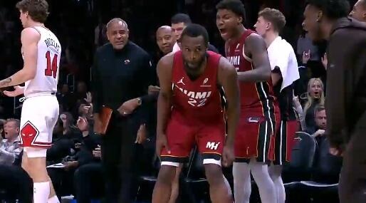 开云新版-辕门射戟！维金斯底角三分命中还造犯规 可惜加罚没有