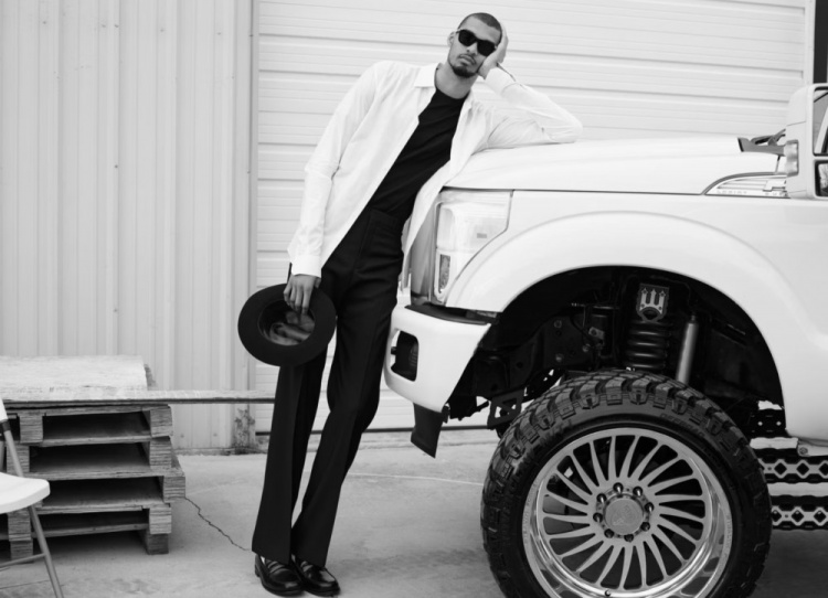 开云下载-文班最遗憾的是无法驾驶普通大小的汽车 所有衣物几乎需量身定制