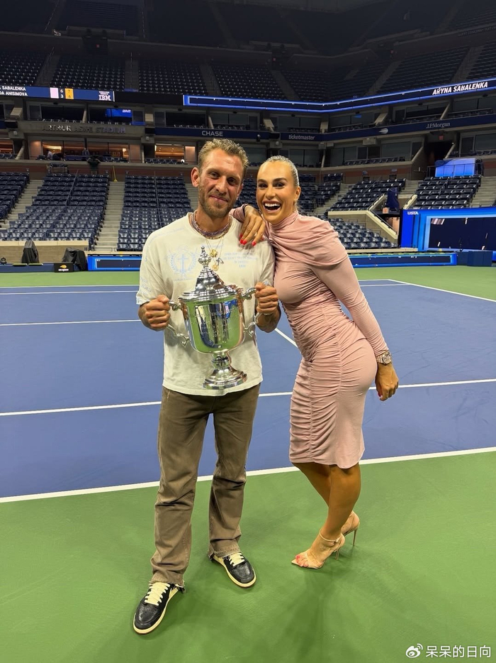 开云中国-&amp;#34;逼婚&amp;#34;成功!网球世界第一订婚,年赚两亿却甘愿为男友背上小三骂名|萨巴伦卡|科尔|阿丽娜·萨巴伦卡|WTA|库兹涅佐娃_新浪体育_新浪新闻