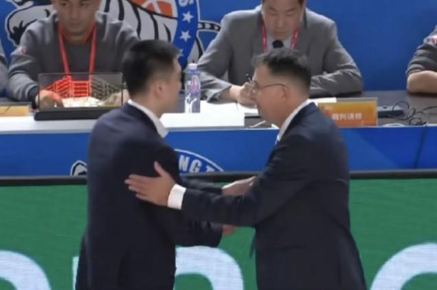 开云下载-表现糟糕！辽媒点评辽宁队末节仅收获4分：CBA历史罕见