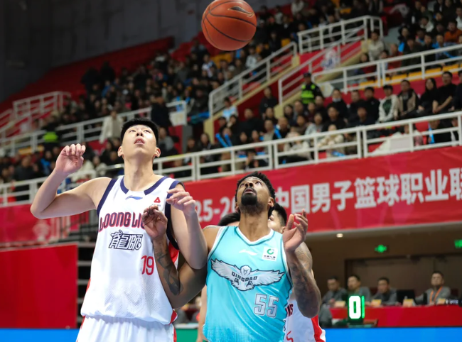 开云下载-盖帽CBA第1，篮板国内球员第2，命中率78.7%！如此天赋杜锋不会用