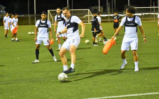 开云中国-关岛内部对抗主力8比4大胜 20日出发提前一周来华