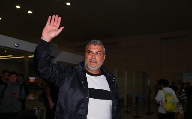 开云中国-中超冠军主帅离任！奥拉罗尤：对球迷球员说声抱歉