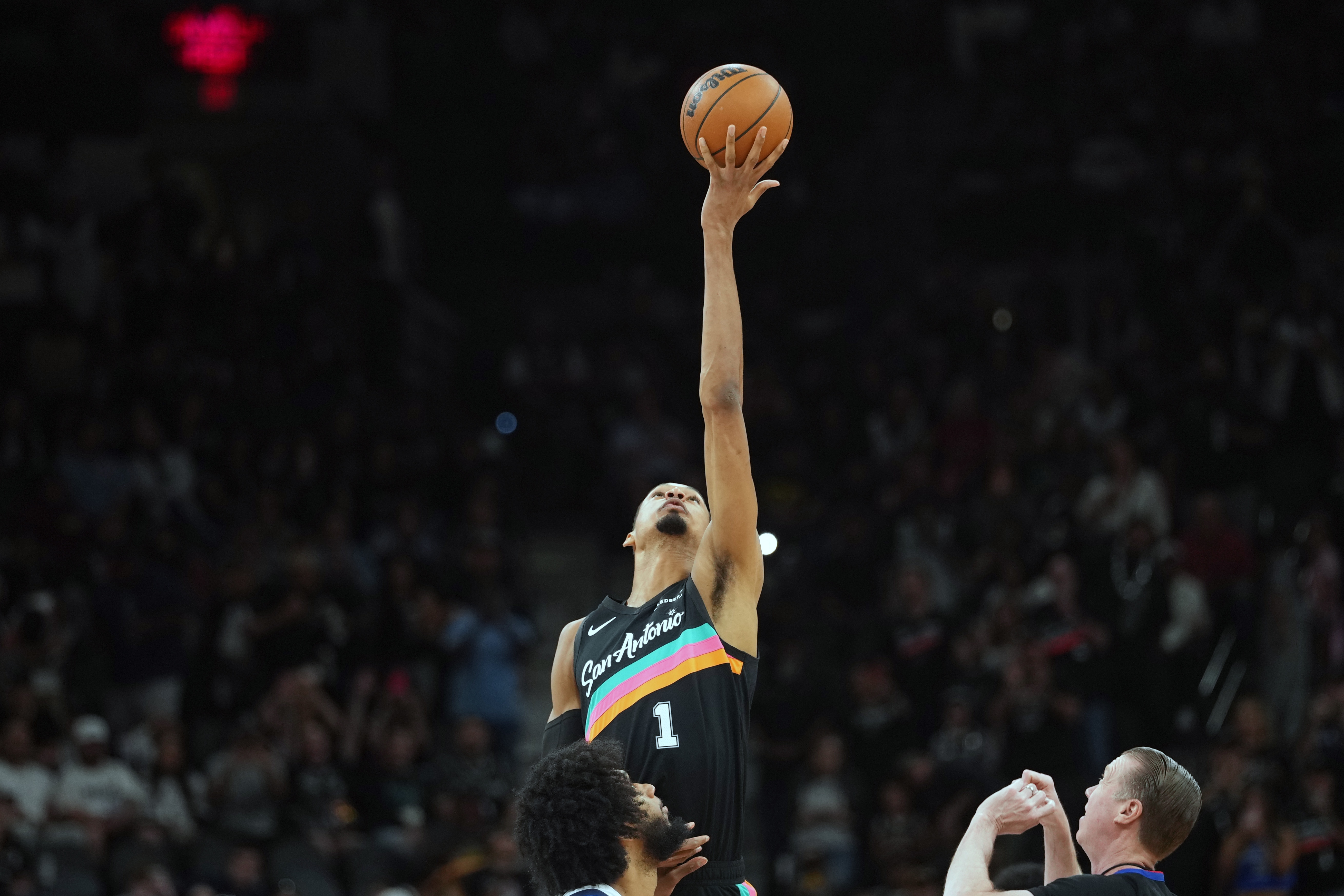 开云下载-大球：只要文班不受伤我觉得他能成为GOAT 我是认真的