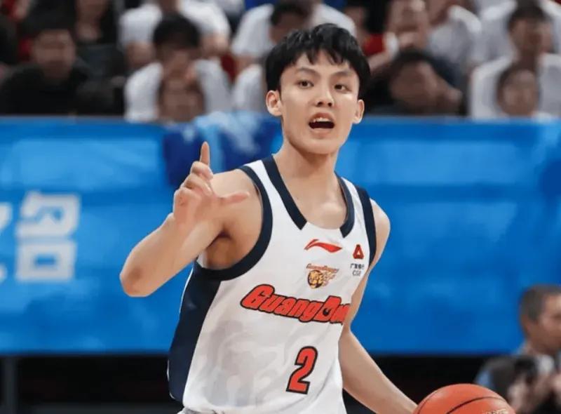 开云新版-G3广东73-88北京4坏消息！徐杰连续崩盘，内线太劣势，崔永熙低迷